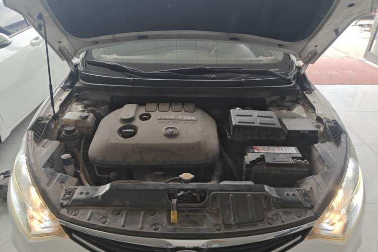 Used CHANGAN Eado 2015 1.6L Automatic Junku Model China IV Standard Engine Bay