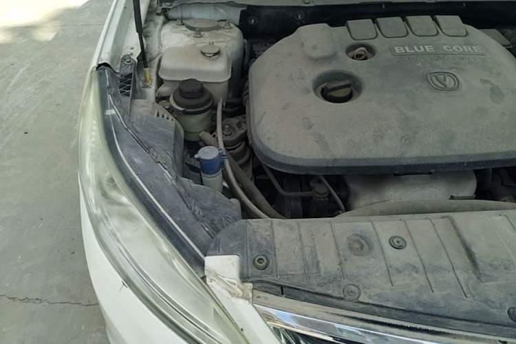 Used CHANGAN Eado 2015 1.6L Manual Elite Model China IV Standard Engine Bay Right