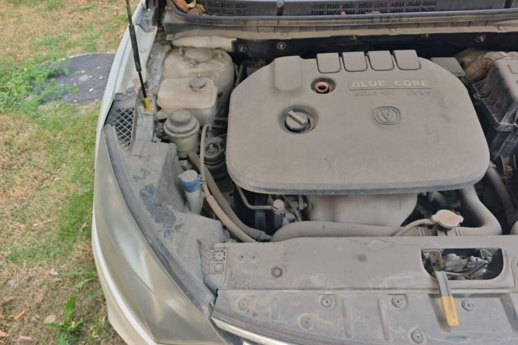 Used CHANGAN Eado 2015 1.6L Manual Junku Model China IV Standard Engine Bay Right