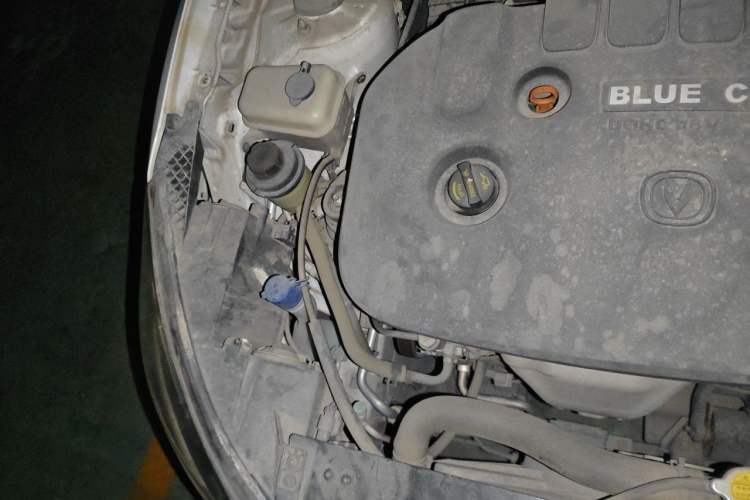 Used CHANGAN Eado 2015 1.6L Manual Junku Model China IV Standard Engine Bay Right
