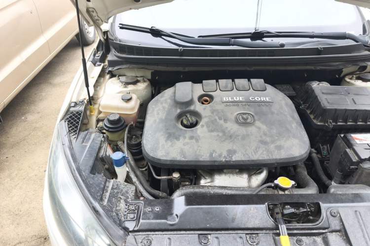 Used CHANGAN Eado 2015 1.6L Manual Junku Model China IV Standard Engine Bay Right