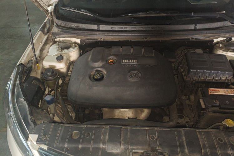 Used CHANGAN Eado 2015 1.6L Manual Luxury Model China IV Standard Engine Bay Right