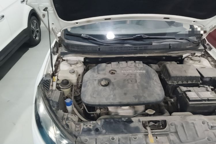 Used CHANGAN Eado 2015 1.6L Manual ZhiKu Model China IV Standard Engine Bay Right