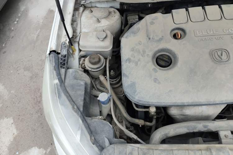 Used CHANGAN Eado 2015 1.6L Manual Luxury Model China IV Standard Engine Bay Right