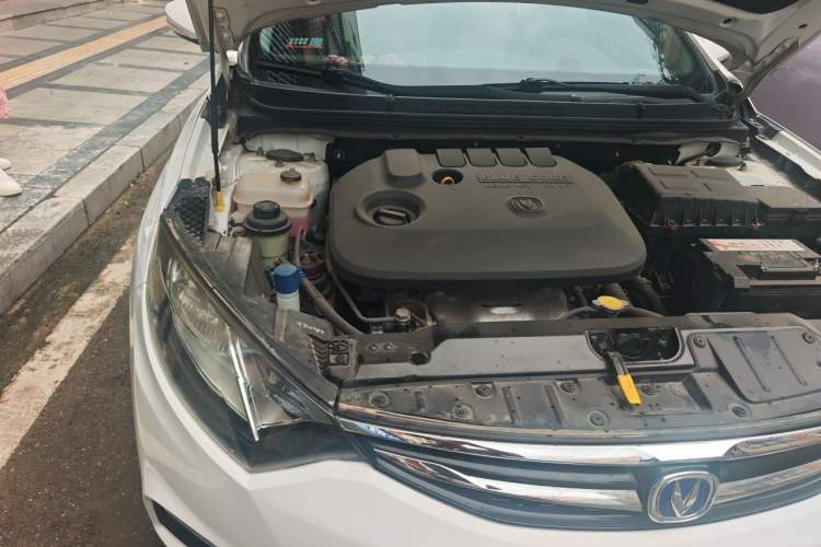 Used CHANGAN Eado 2015 1.6L Manual Junku Model China V Standard Engine Bay Right