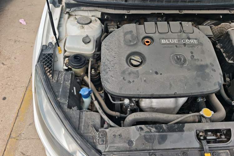 Used CHANGAN Eado 2015 1.6L Manual Junku Model China IV Standard Engine Bay Right