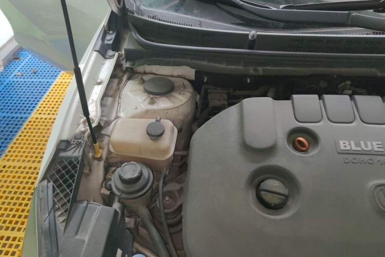 Used CHANGAN Eado 2015 1.6L Manual Junku Model China V Standard Engine Bay Right