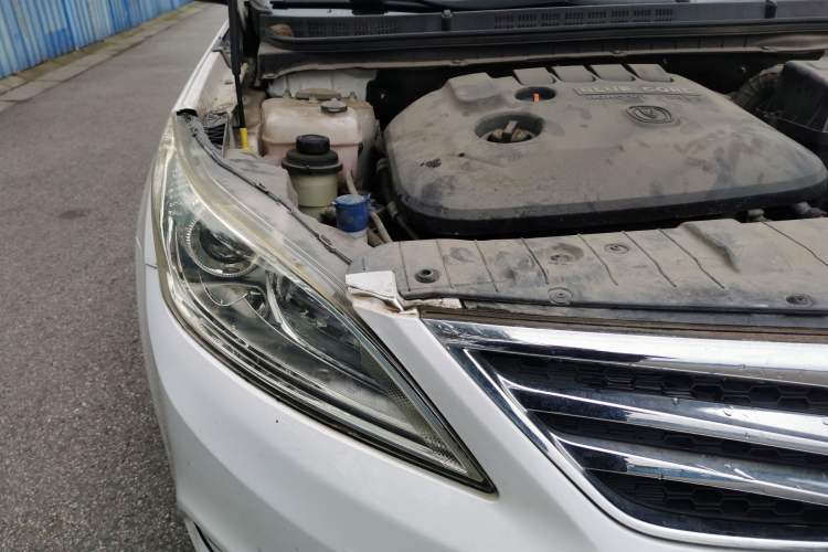 Used CHANGAN Eado 2015 1.6L Manual Luxury Model China IV Standard Engine Bay Right