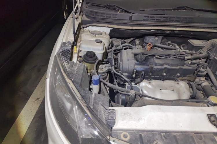 Used CHANGAN Eado 2015 1.6L Manual Junku Model China IV Standard Engine Bay Right