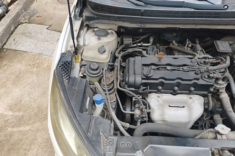 Used CHANGAN Eado 2015 1.6L Manual Junku Model China IV Standard Engine Bay Right