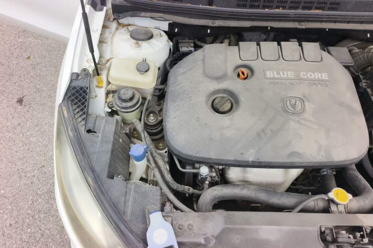 Used CHANGAN Eado 2015 1.6L Manual Junku Model China IV Standard Engine Bay Right