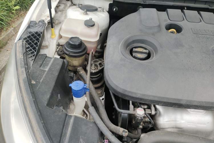 Used CHANGAN Eado 2015 1.6L Automatic Junku Model China IV Standard Engine Bay Right