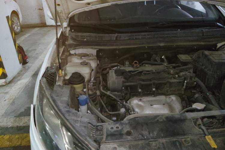 Used CHANGAN Eado 2015 1.6L Manual Junku Model China IV Standard Engine Bay Right
