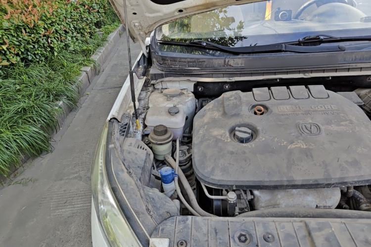 Used CHANGAN Eado 2015 1.6L Manual Luxury Model China IV Standard Engine Bay Right