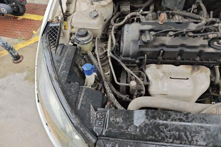 Used CHANGAN Eado 2015 1.6L Manual Junku Model China IV Standard Engine Bay Right