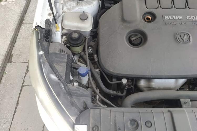 Used CHANGAN Eado 2015 1.6L Manual Luxury Model China IV Standard Engine Bay Right