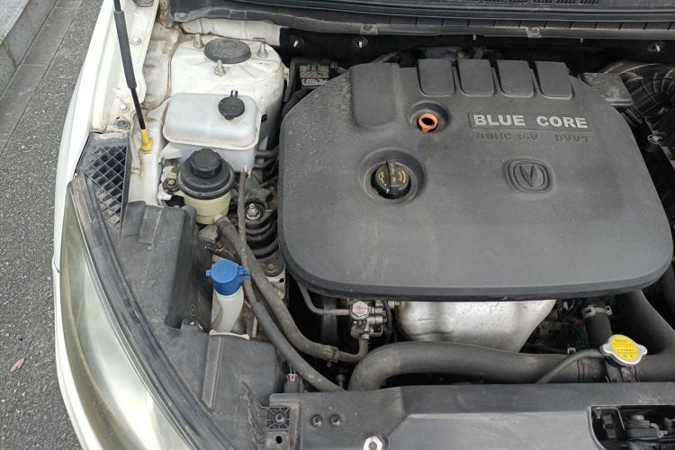 Used CHANGAN Eado 2015 1.6L Manual Junku Model China IV Standard Engine Bay Right