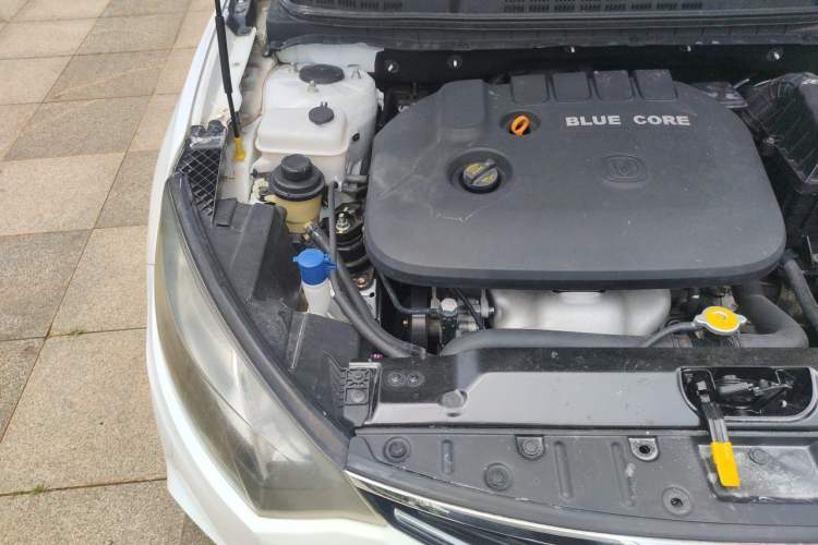 Used CHANGAN Eado 2015 1.6L Manual Junku Model China V Standard Engine Bay Right