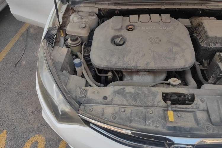Used CHANGAN Eado 2015 1.6L Manual Junku Model China IV Standard Engine Bay Right