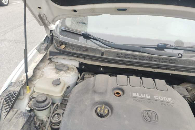 Used CHANGAN Eado 2015 1.6L Manual Junku Model China V Standard Engine Bay Right
