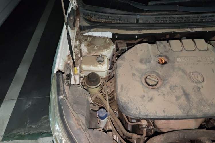Used CHANGAN Eado 2015 1.6L Manual Luxury Model China IV Standard Engine Bay Right