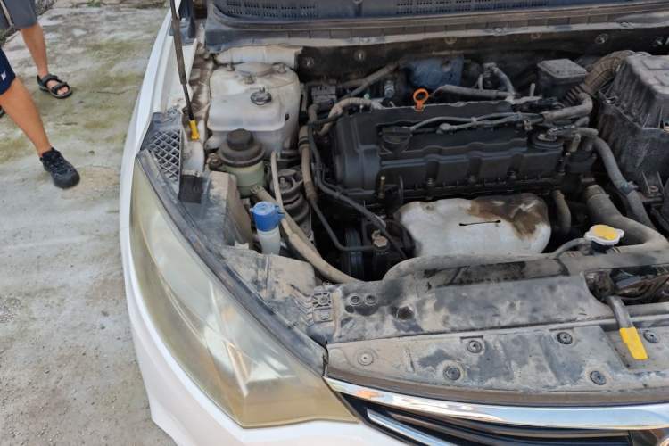Used CHANGAN Eado 2015 1.6L Manual Junku Model China IV Standard Engine Bay Right
