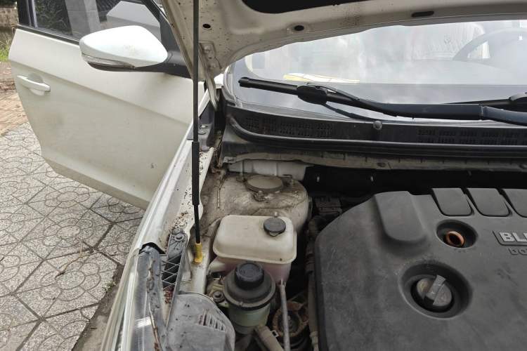 Used CHANGAN Eado 2015 1.6L Manual Luxury Model China IV Standard Engine Bay Right
