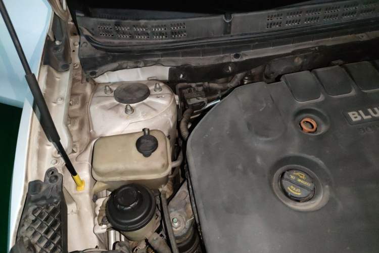 Used CHANGAN Eado 2015 1.6L Automatic Junku Model China IV Standard Engine Bay Right