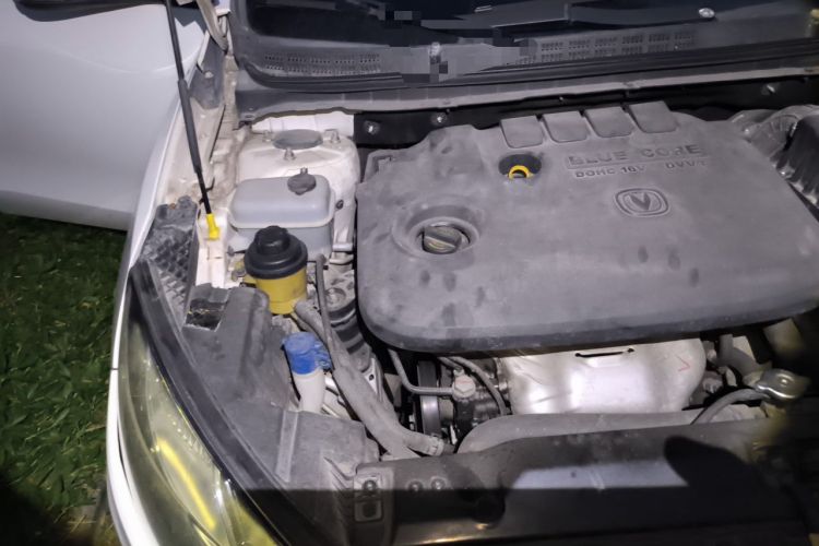 Used CHANGAN Eado 2015 1.6L Automatic Junku Model China IV Standard Engine Bay Right