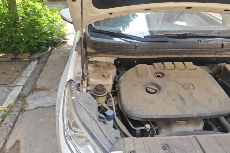 Used CHANGAN Eado 2015 1.6L Manual Luxury Model China V Standard Engine Bay Right