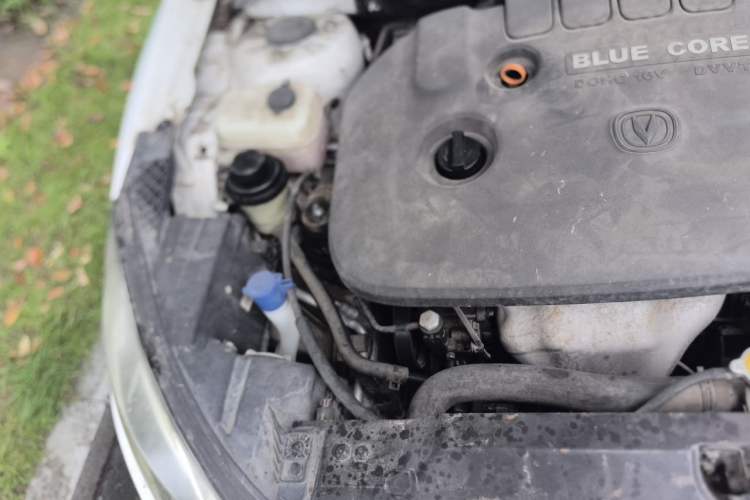 Used CHANGAN Eado 2015 1.6L Automatic Junku Model China IV Standard Engine Bay Right