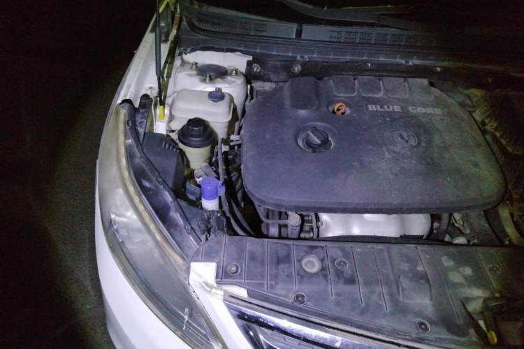 Used CHANGAN Eado 2015 1.6L Manual Flagship Model Engine Bay Right