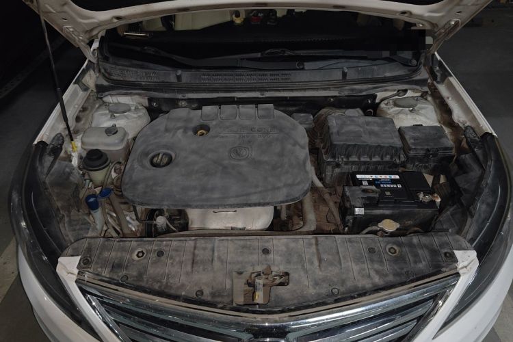 Used CHANGAN Eado 2015 1.6L Manual Luxury Model China IV Standard Engine Bay