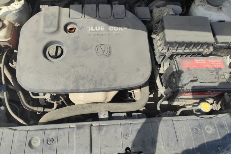 Used CHANGAN Eado 2015 1.6L Manual Luxury Model China IV Standard Engine Bay