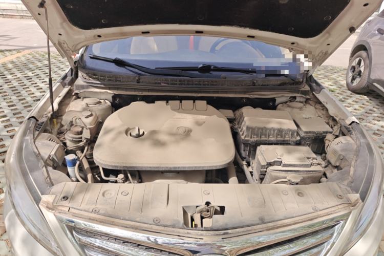 Used CHANGAN Eado 2015 1.6L Manual Luxury Model China IV Standard Engine Bay