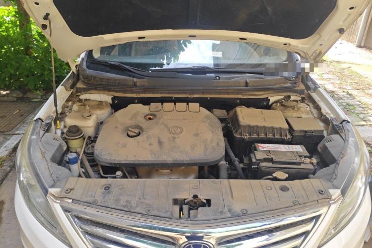 Used CHANGAN Eado 2015 1.6L Manual Luxury Model China V Standard Engine Bay
