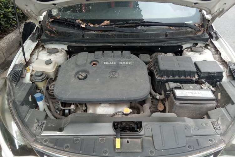 Used CHANGAN Eado 2015 1.6L Manual ZhiKu Model China IV Standard Engine Bay