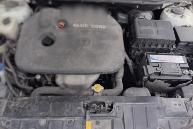 Used CHANGAN Eado 2015 1.6L Automatic Junku Model China IV Standard Engine Bay