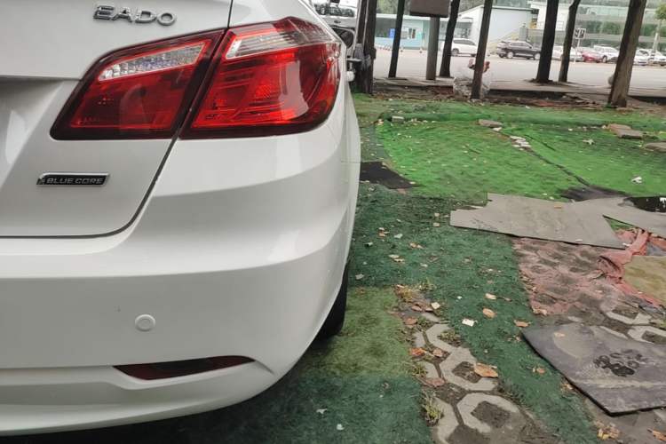 Used CHANGAN Eado 2015 1.6L Automatic Luxury Model Exterior 1