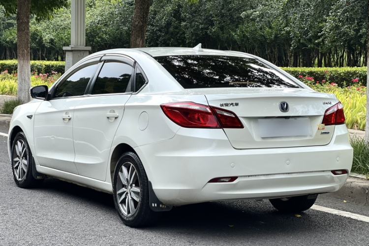 Used CHANGAN Eado 2015 1.6L Manual Luxury Model China V Standard Exterior 2