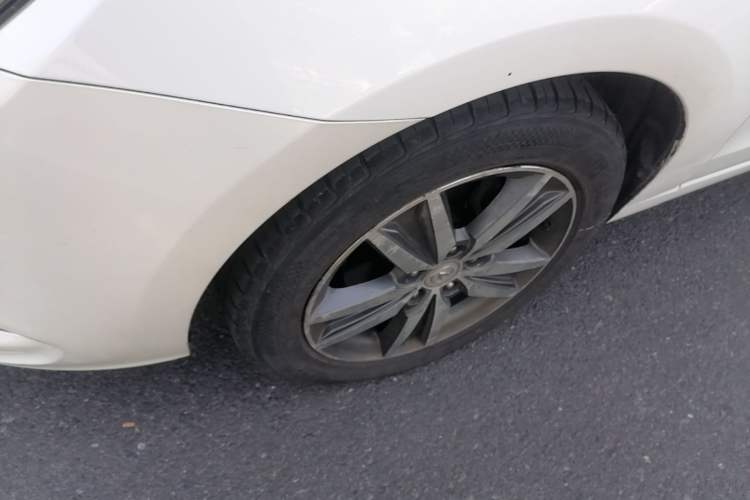 Used CHANGAN Eado 2015 1.6L Automatic Luxury Model Exterior 4
