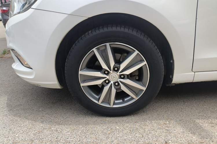 Used CHANGAN Eado 2015 1.6L Manual Luxury Model China V Standard Exterior 4