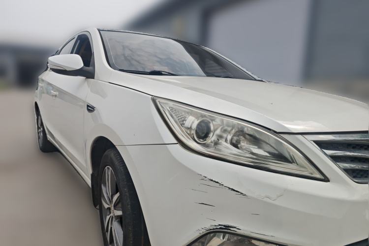 Used CHANGAN Eado 2015 1.6L Manual Luxury Model China IV Standard Front Right 45 Deg