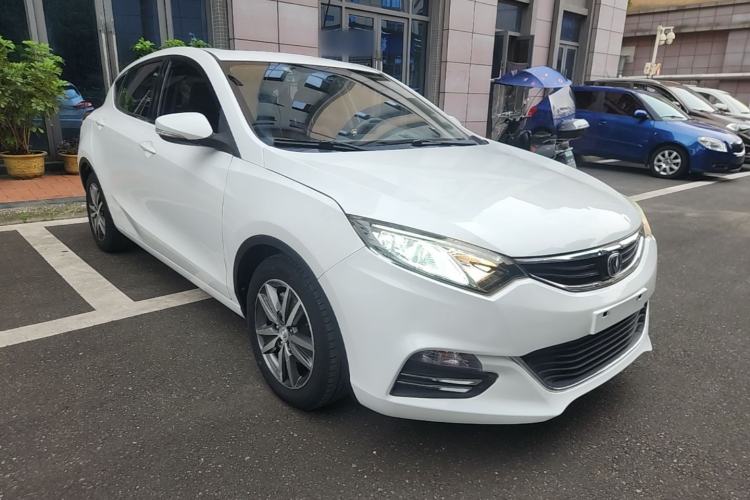 Used CHANGAN Eado 2015 1.6L Automatic Junku Model China IV Standard Front Right 45 Deg