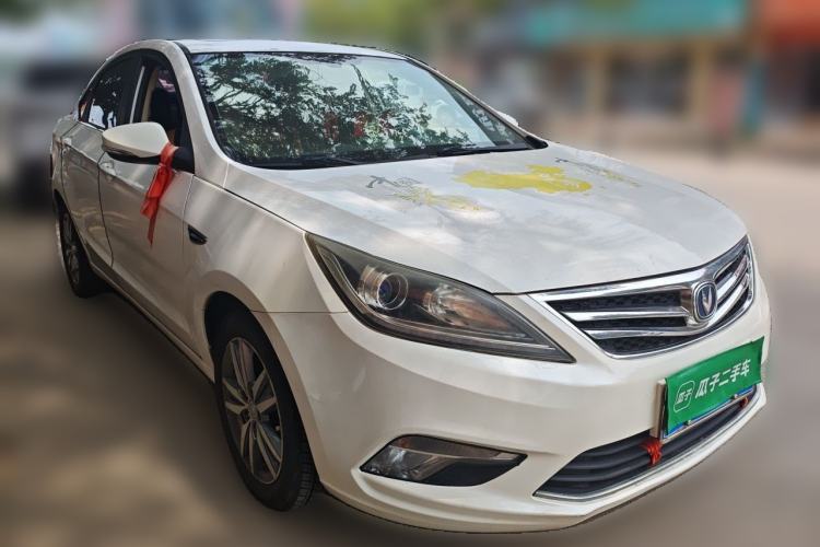 Used CHANGAN Eado 2015 1.6L Manual Luxury Model China V Standard Front Right 45 Deg