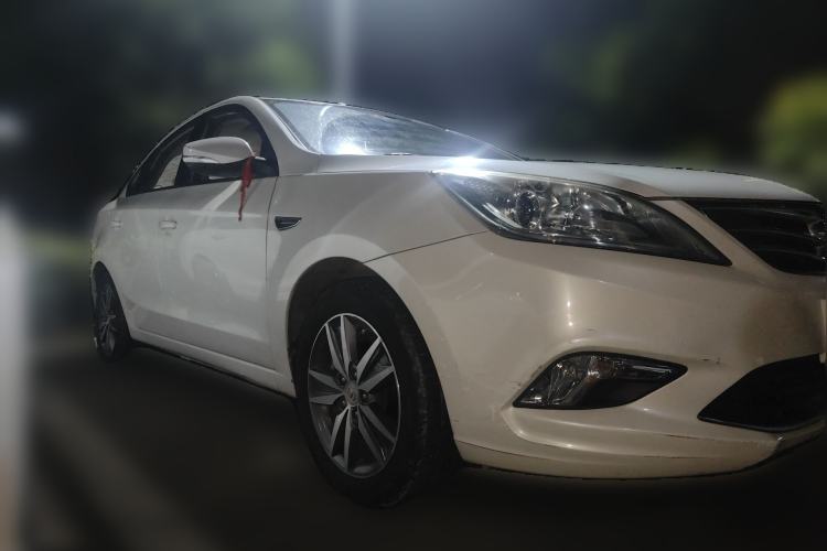 Used CHANGAN Eado 2015 1.6L Manual Luxury Model China IV Standard Front Right 45 Deg