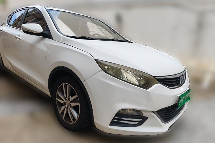 Used CHANGAN Eado 2015 1.6L Manual Junku Model China IV Standard Front Right 45 Deg