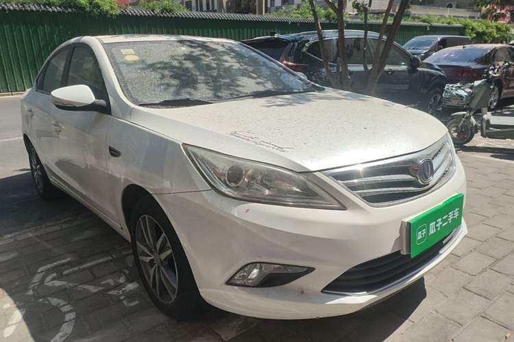Used CHANGAN Eado 2015 1.6L Manual Luxury Model China IV Standard Front Right 45 Deg
