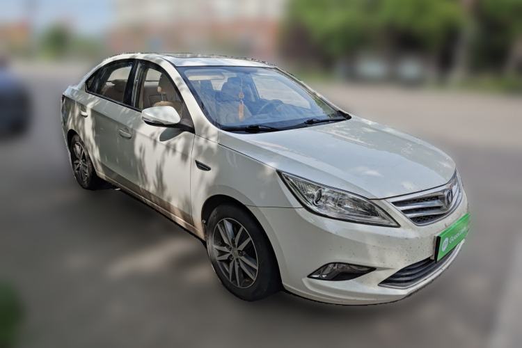 Used CHANGAN Eado 2015 1.6L Manual Luxury Model China IV Standard Front Right 45 Deg