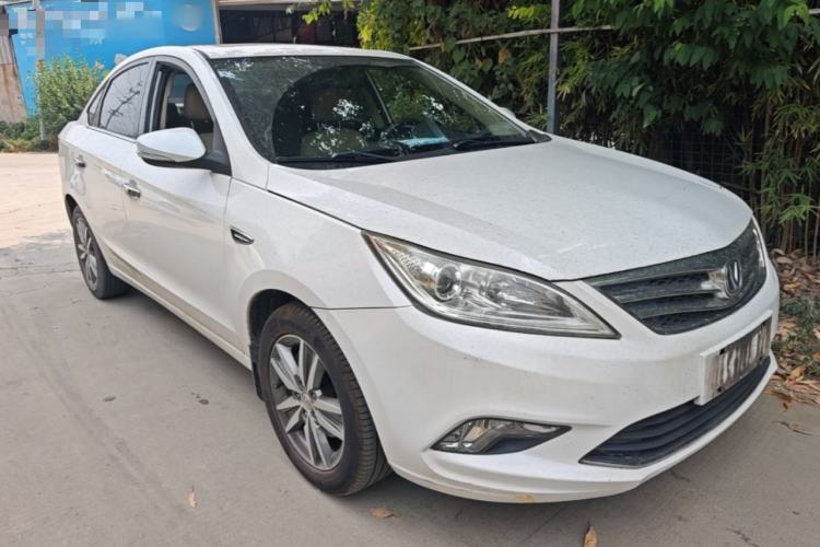Used CHANGAN Eado 2015 1.6L Manual Luxury Model China V Standard Front Right 45 Deg
